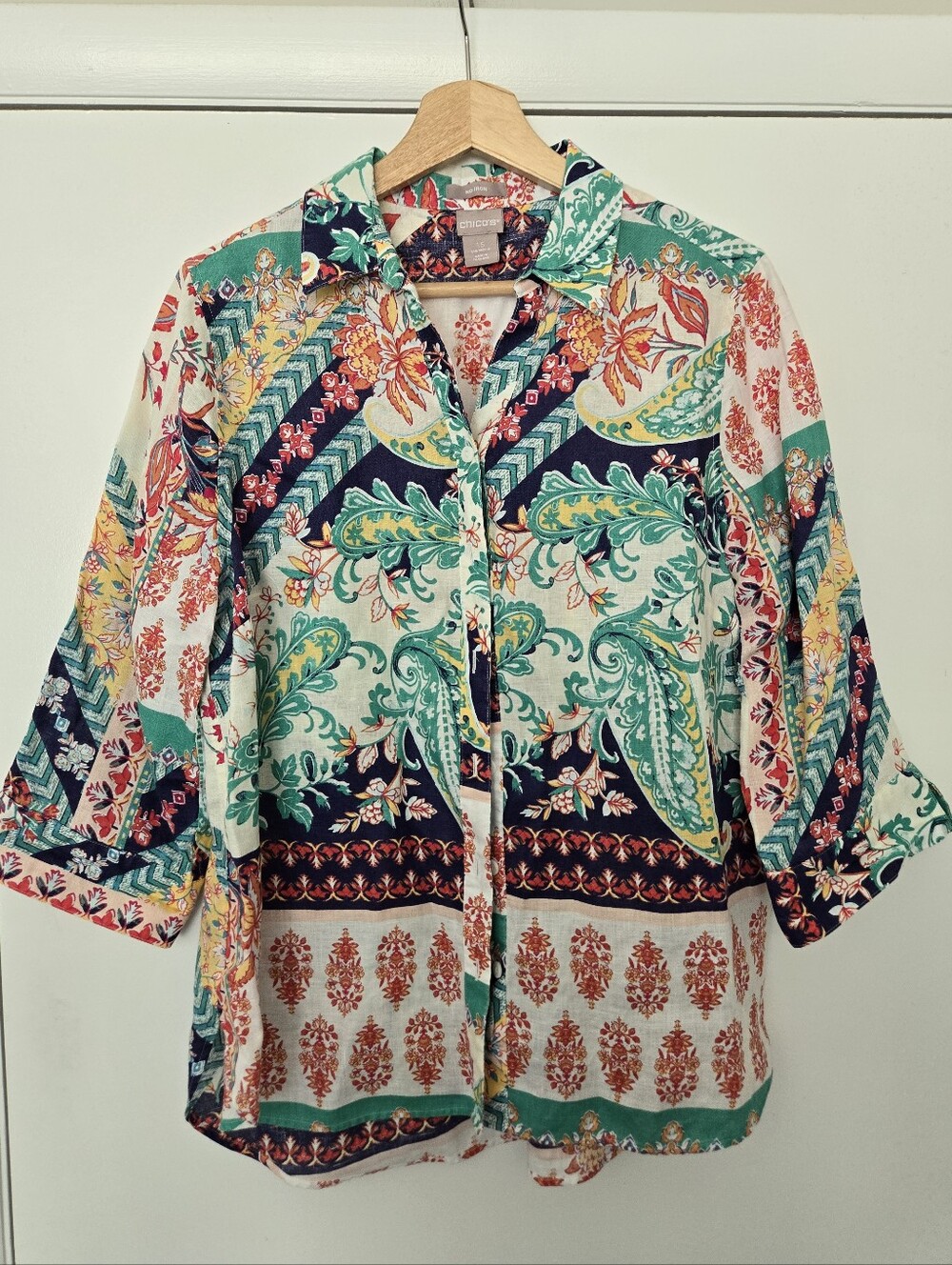 Chicos 100% Linen No Iron Button Down Shirt With 3/4 Sleeves Bright Floral